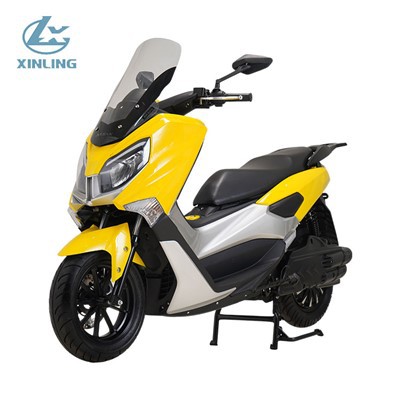 Elektrický závodní motocykl pro muže